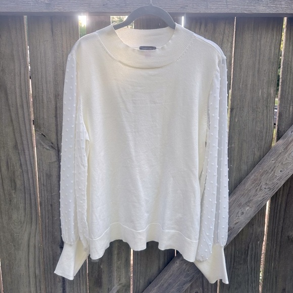 Vince Camuto Crisp White Swiss Dot Bubble Sleeve Lightweight Scoop Neck Sweater - Picture 1 of 6